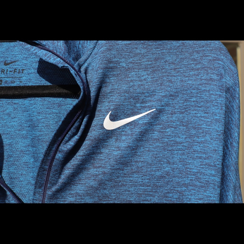 Nike DriFit - Picture 2 of 3